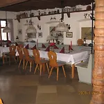 Alte Poststation Goldener Hirsch 여관 *